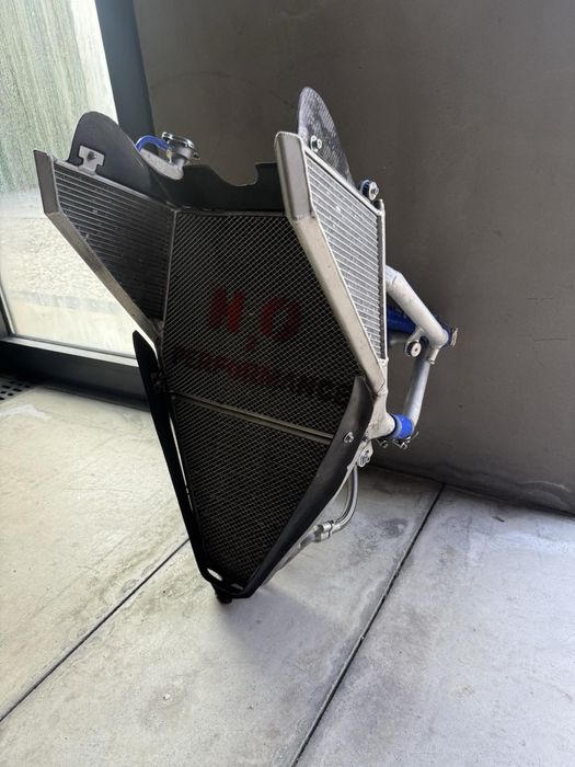 Рейсингов радиаторH2O за Ducati Panigale