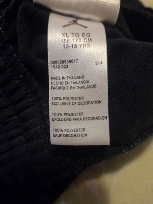 Анцунг Jordan черен цвят