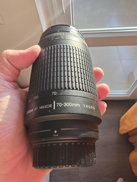 Продавам фотоапарат Nikon D3200 комплект с два обектива