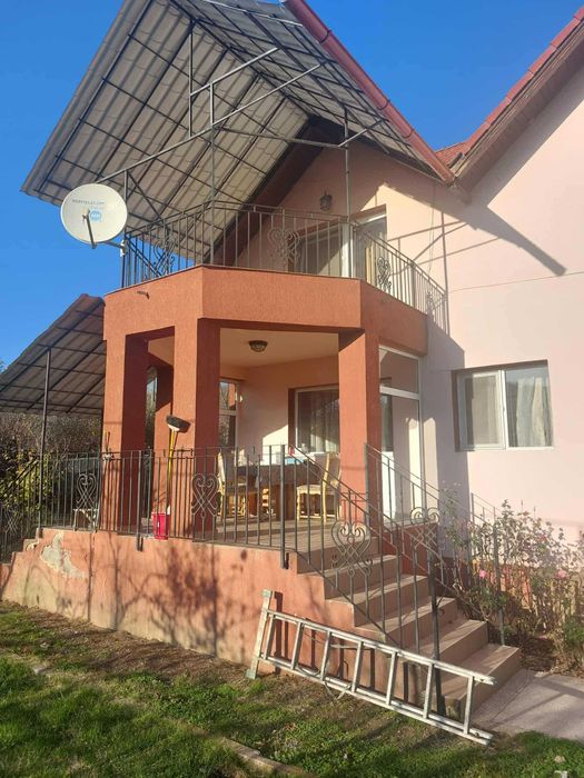 Casa d+p+1 , Vladesti , zona poligon , mobilata , utilata