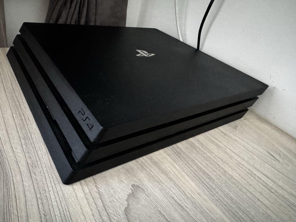PlayStation 4 pro 1 TB (Sony 4k)