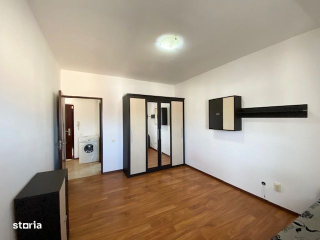 Garsonieră conf 1 etaj 2 zona Unității Militare, mobilată, utilată