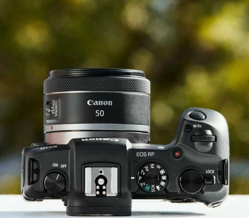Canon rp с обьективом 50мм. Срочно