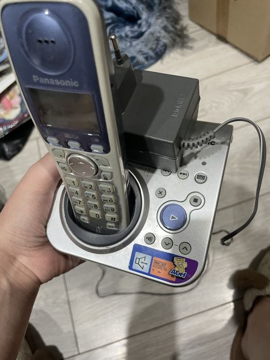 домашний телефон в рабочем состоянии коробка имеется