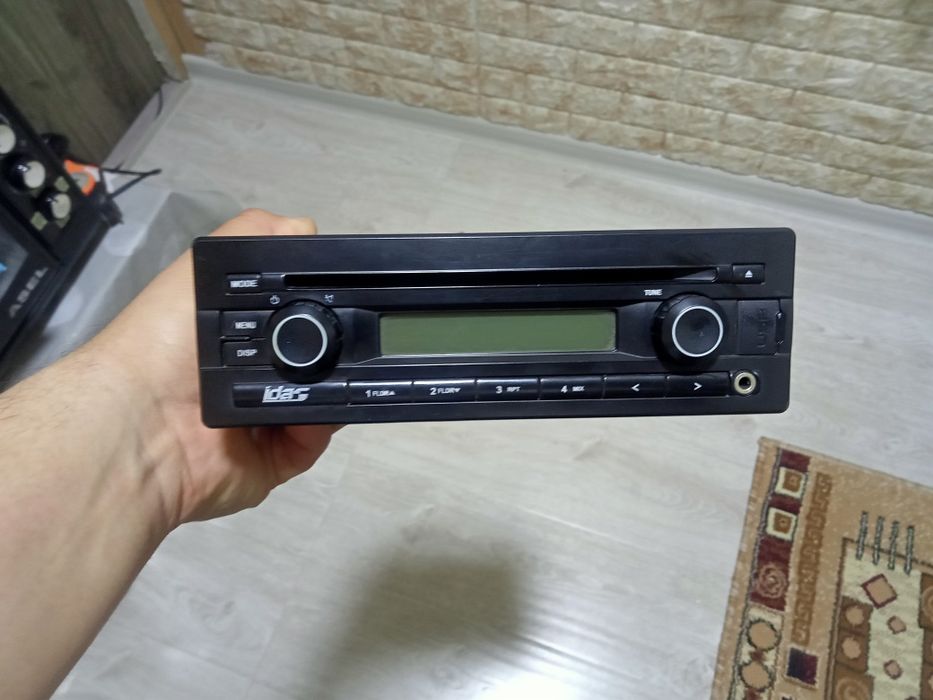 Продам штатный магнитолу USB, AUX, RADIO в хорошем состоянии.