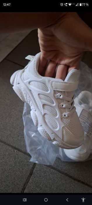 Vând urgent  sandale purtate doar  câteva ore plus altele