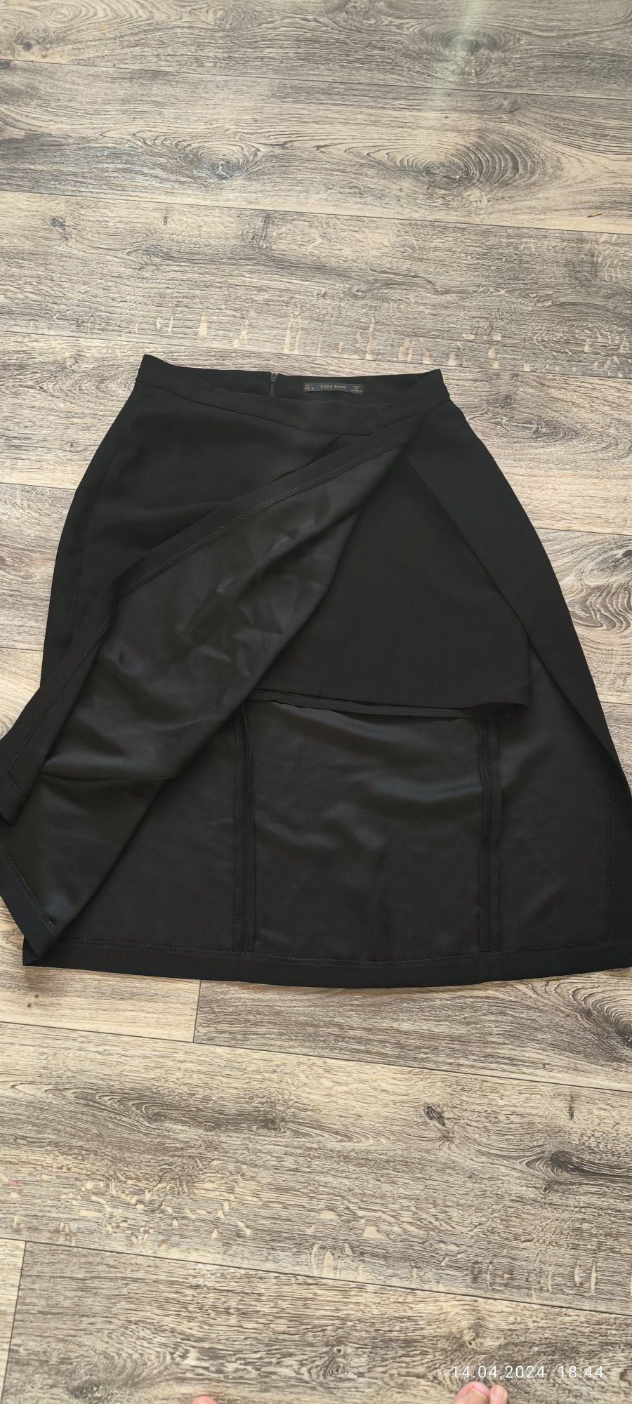 Zara юбка  в отличном состоянии