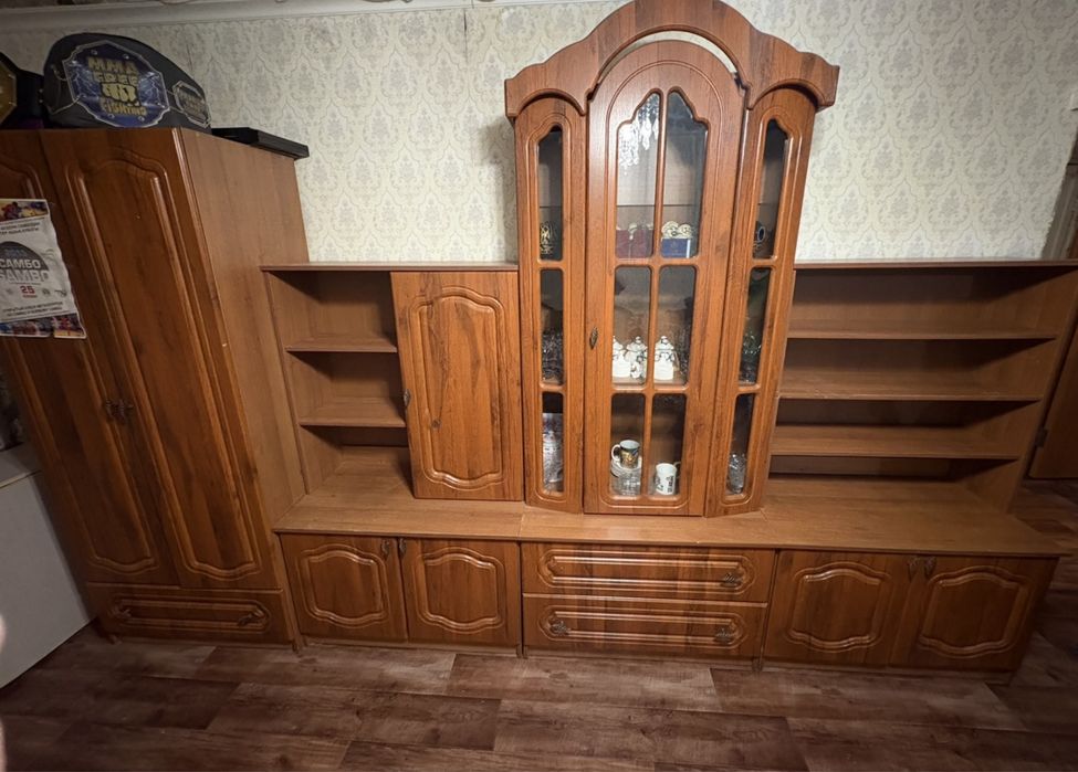 Стенка для зала,есть торг реальному покупателю.