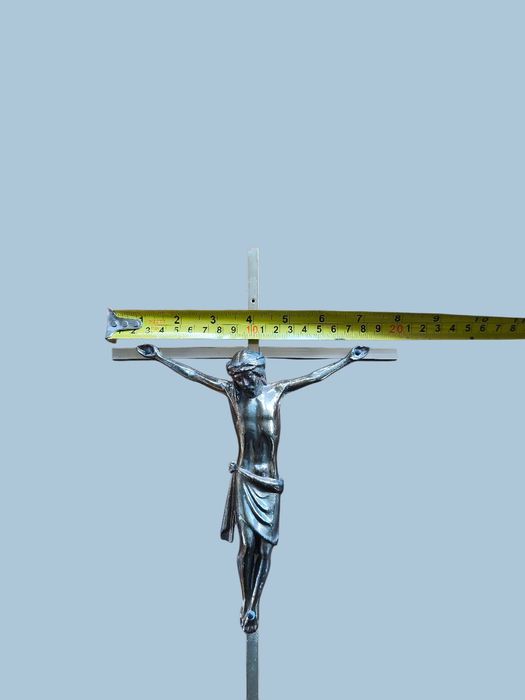 Crucifix din alamă de perete