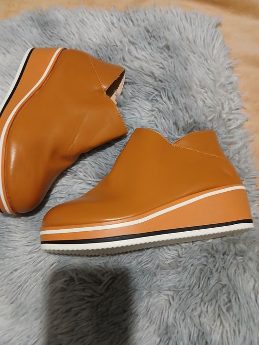 Нови боти 39 изк. кожа