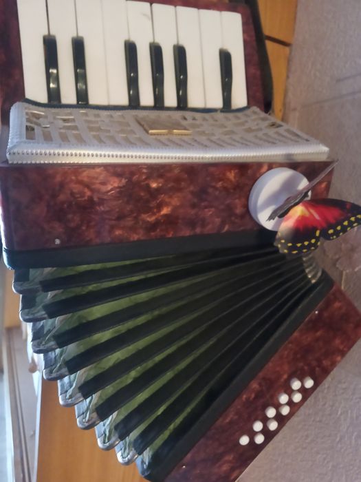 Продам гармошечку
