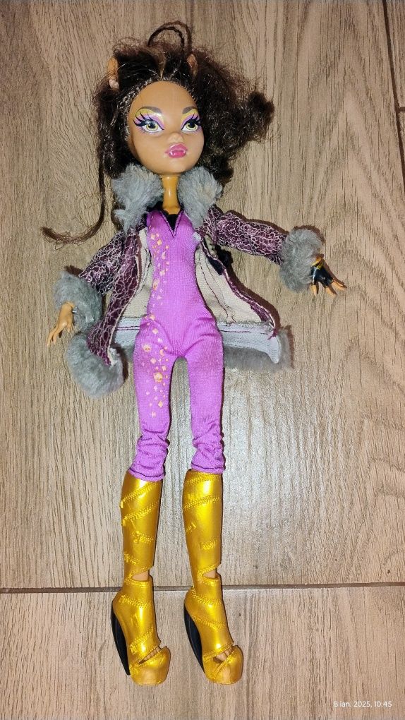 Păpușă monster high