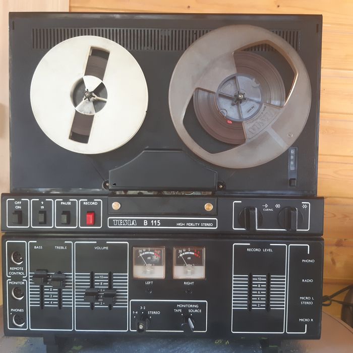 Vand magnetofon Tesla B 115 cu 2 boxe de 50w si 15 benzi