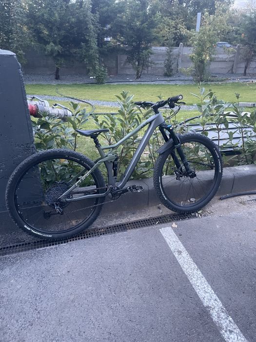 Bicicleta full suspension cube 122