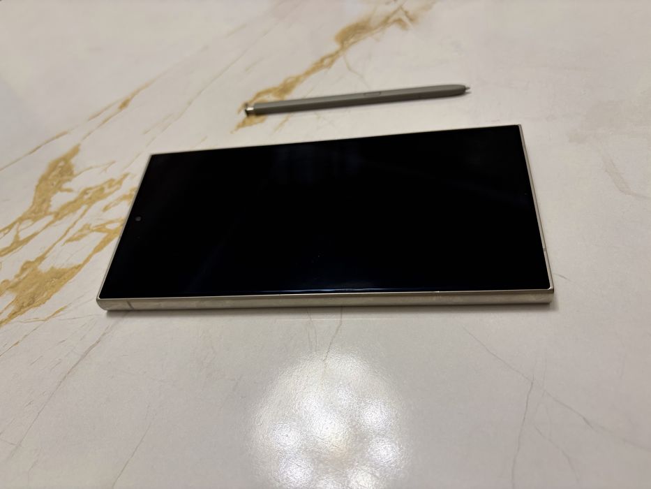 Samsung Galaxy S24 ultra Titanium Grey в идеальном состоянии срочно!