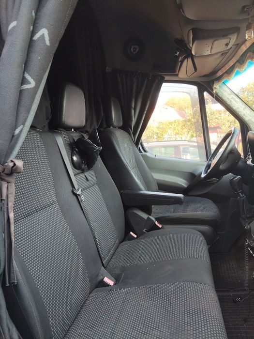 Vând Mercedes sprinter