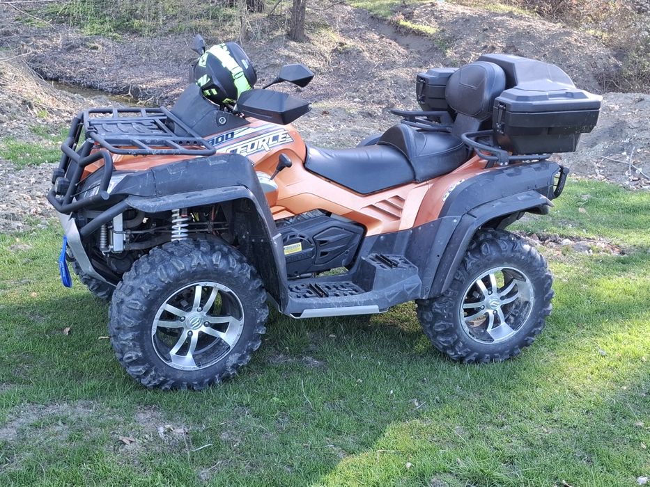 Vând  atv 800cc  cu număr negru