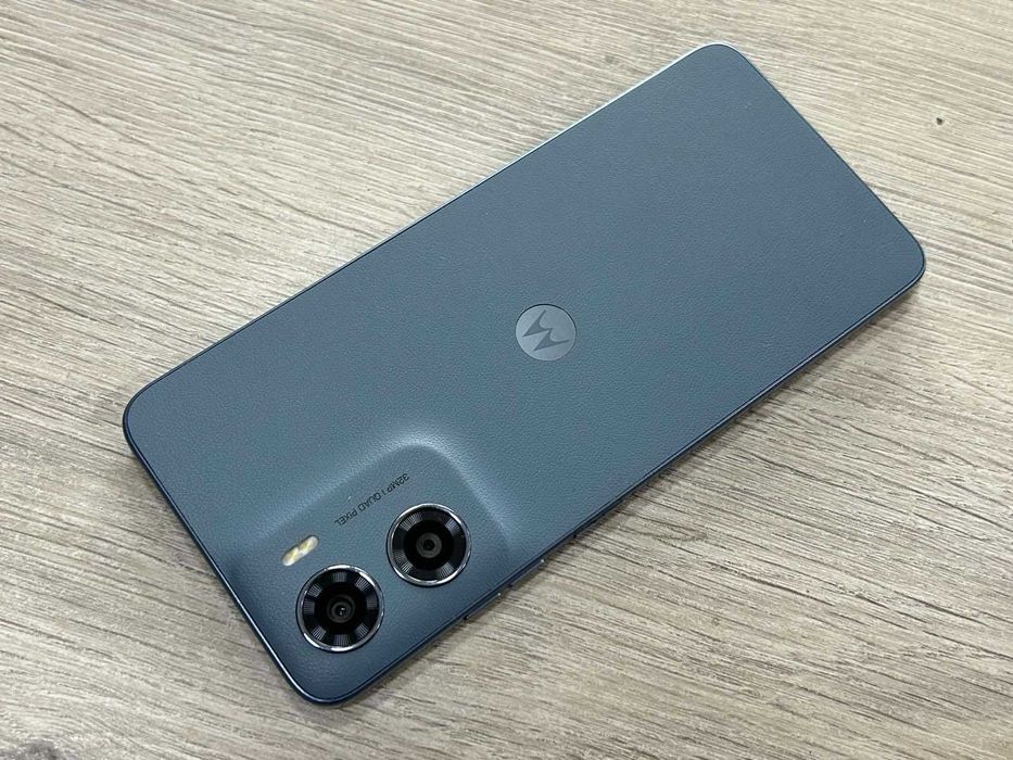 Motorola  E15 64GB 2GB RAM Dual