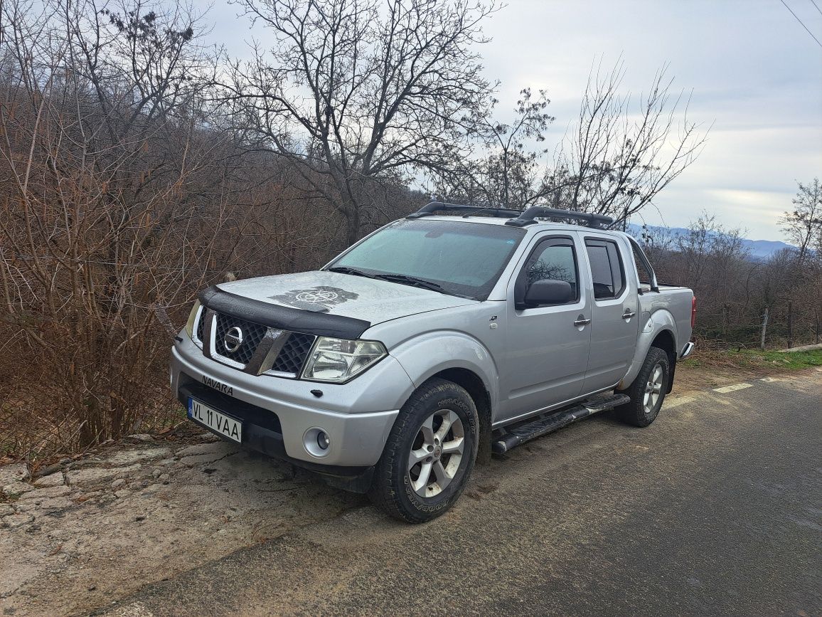 Vând Nissan Navara