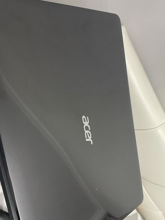 Ноутбук Acer в хорошем состоянии