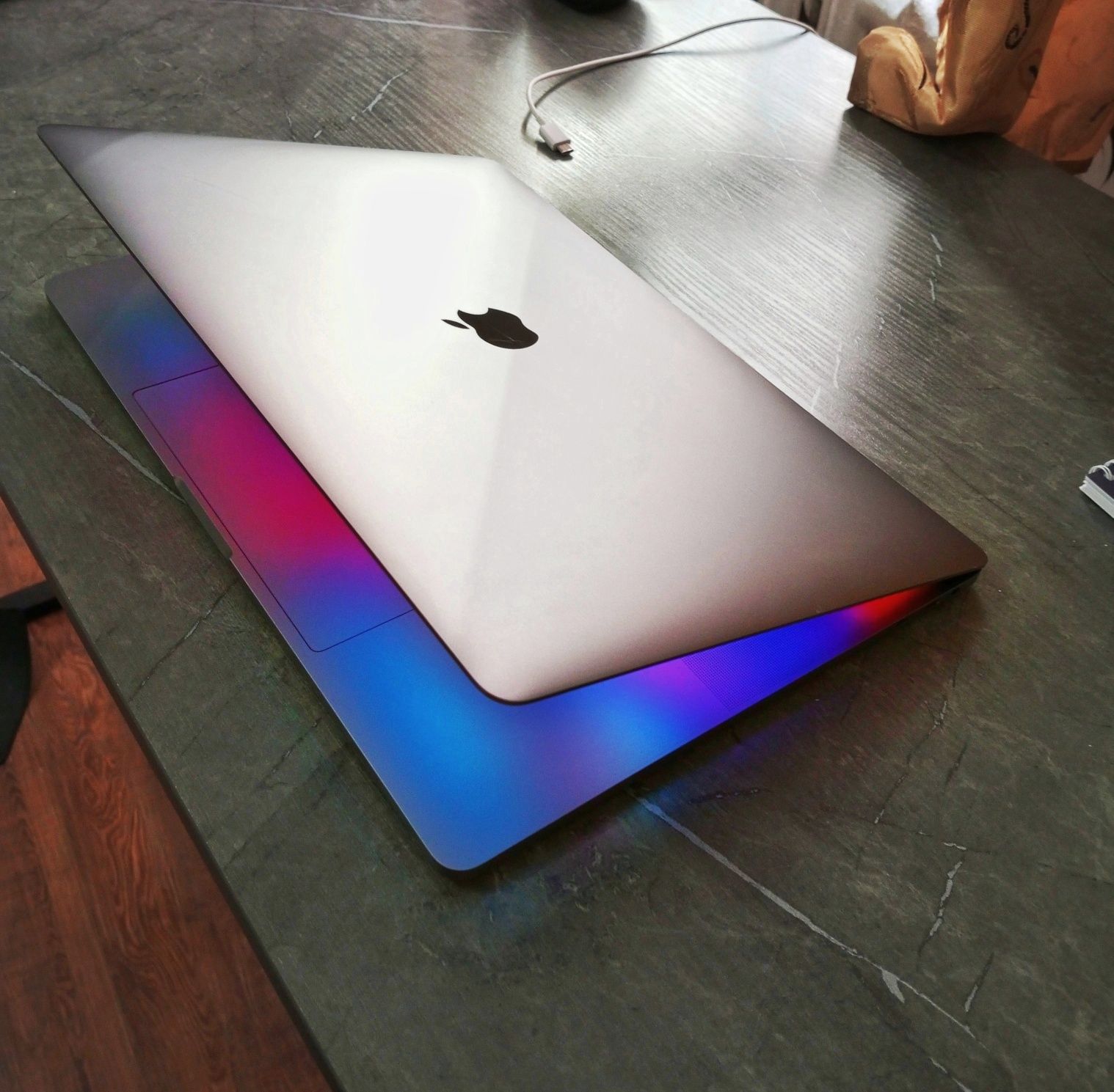 Apple MacBook PRO 15. i7/16/256/ ideal. True Tonе/Touch Bar/Touch ID.