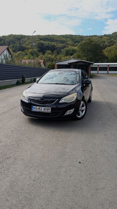 Vând Opel Astra J 1.7 cdti