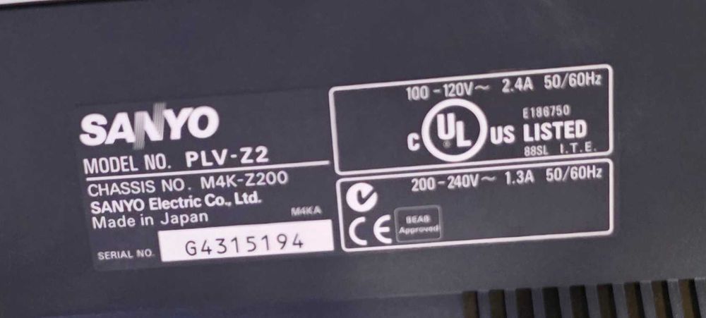 Videoproiector Sanyo PLV-72 - import Germania