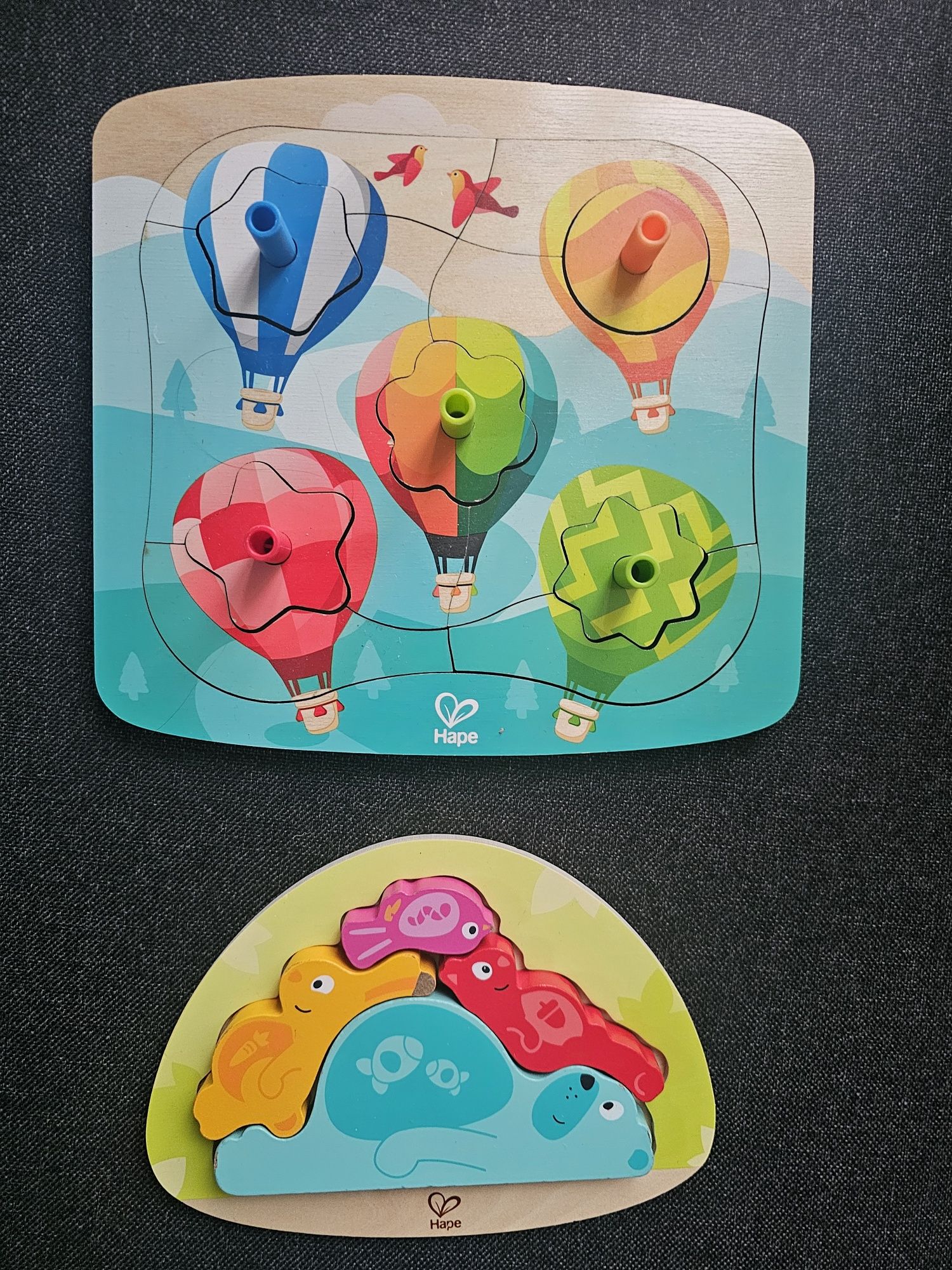 Продавам 2 дървени пъзели Hape