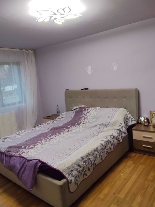 Vând apartament in Lupeni