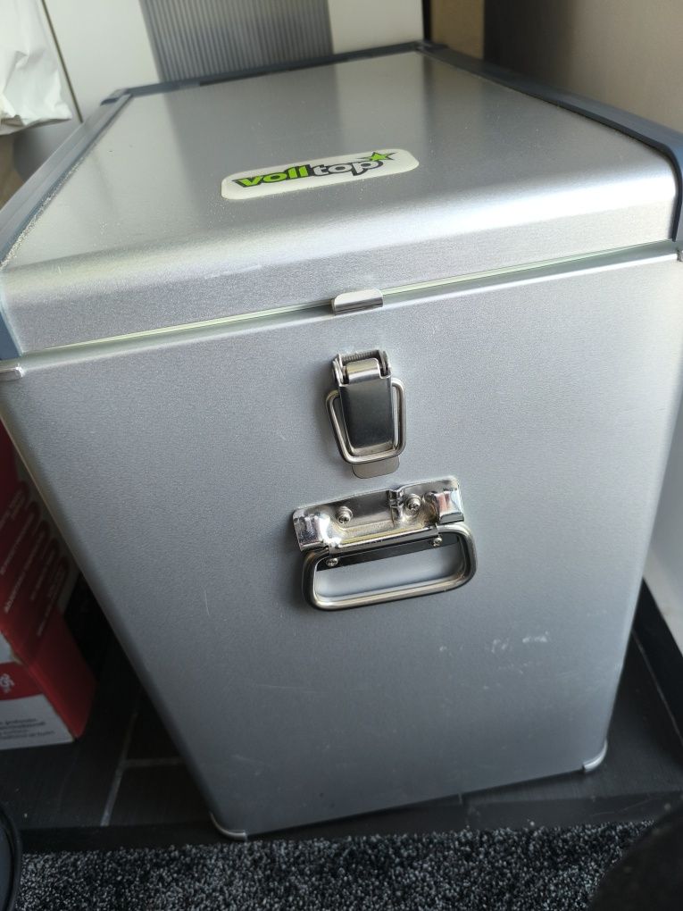 Frigider Auto Voltop 35L