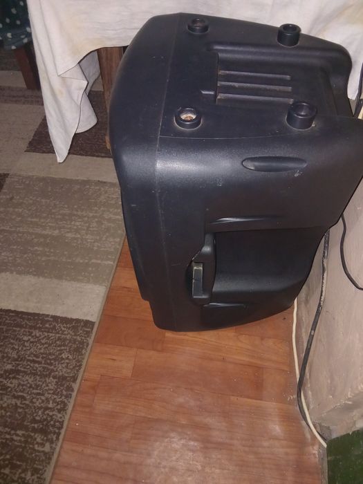 Vand sau schimb cu diferite boxa activa boxa merge foarte bn