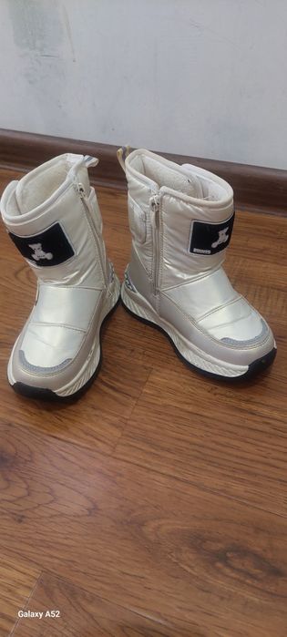 Продаются детские тёплые  сапожки