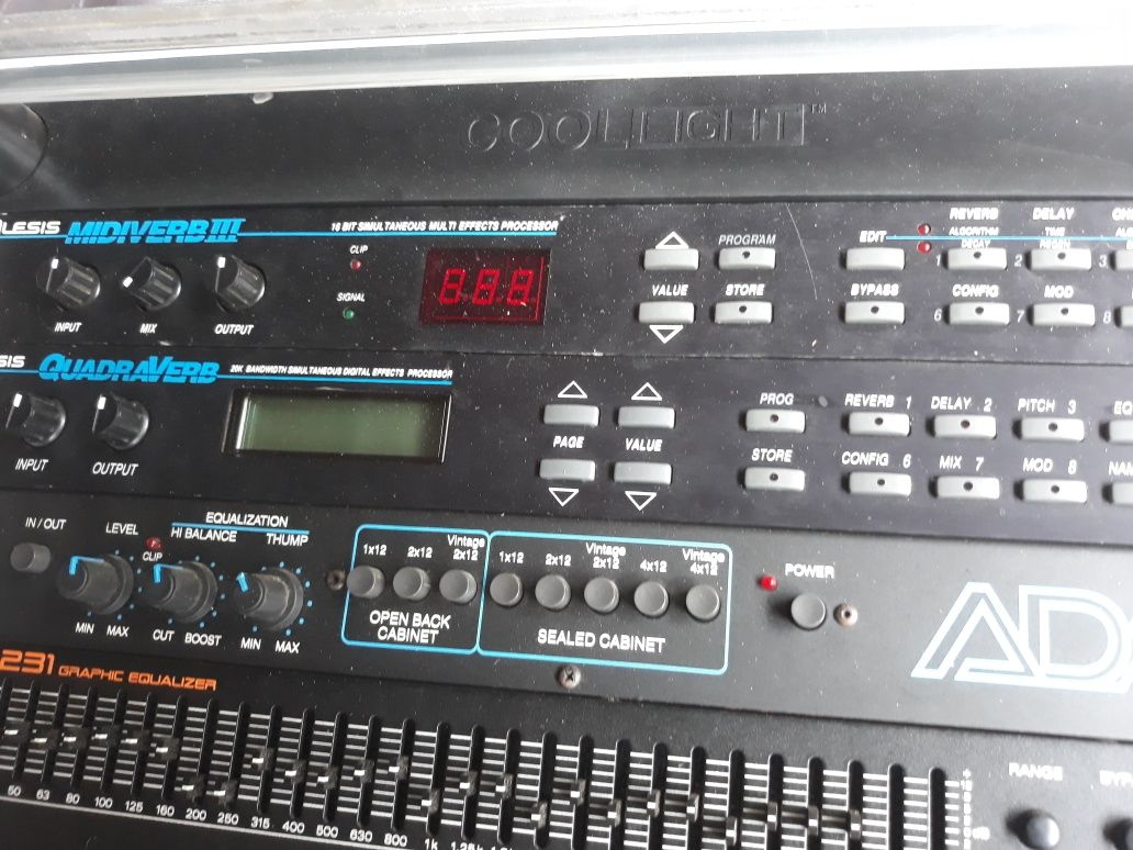 Alesis..roland procesor equlizer..reverb profesional