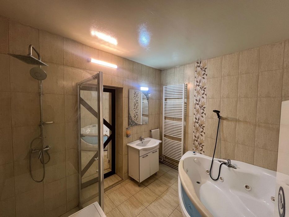 Vand casa in cartierul bujac + afacere la cheie