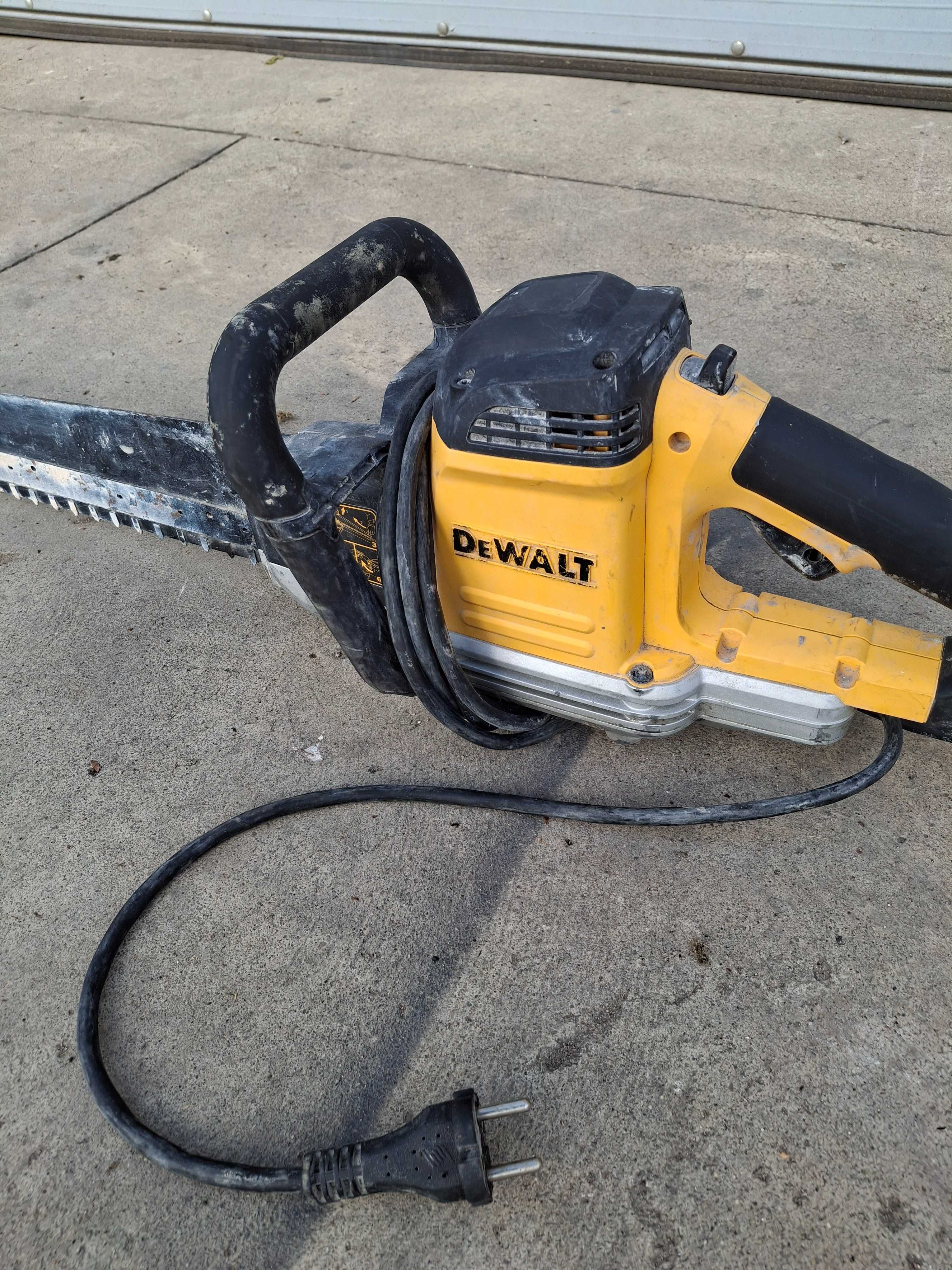 Eлектрически трион за рязане на тухли DeWALT