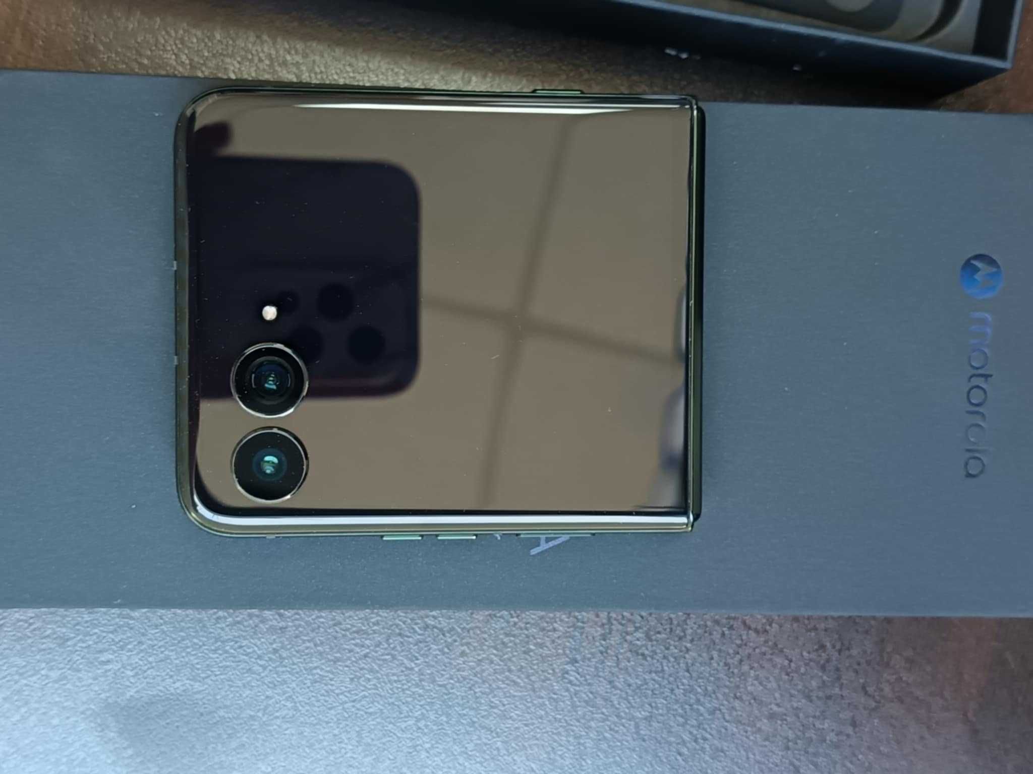 Мобилен телефон Motorola razr 60 ultra