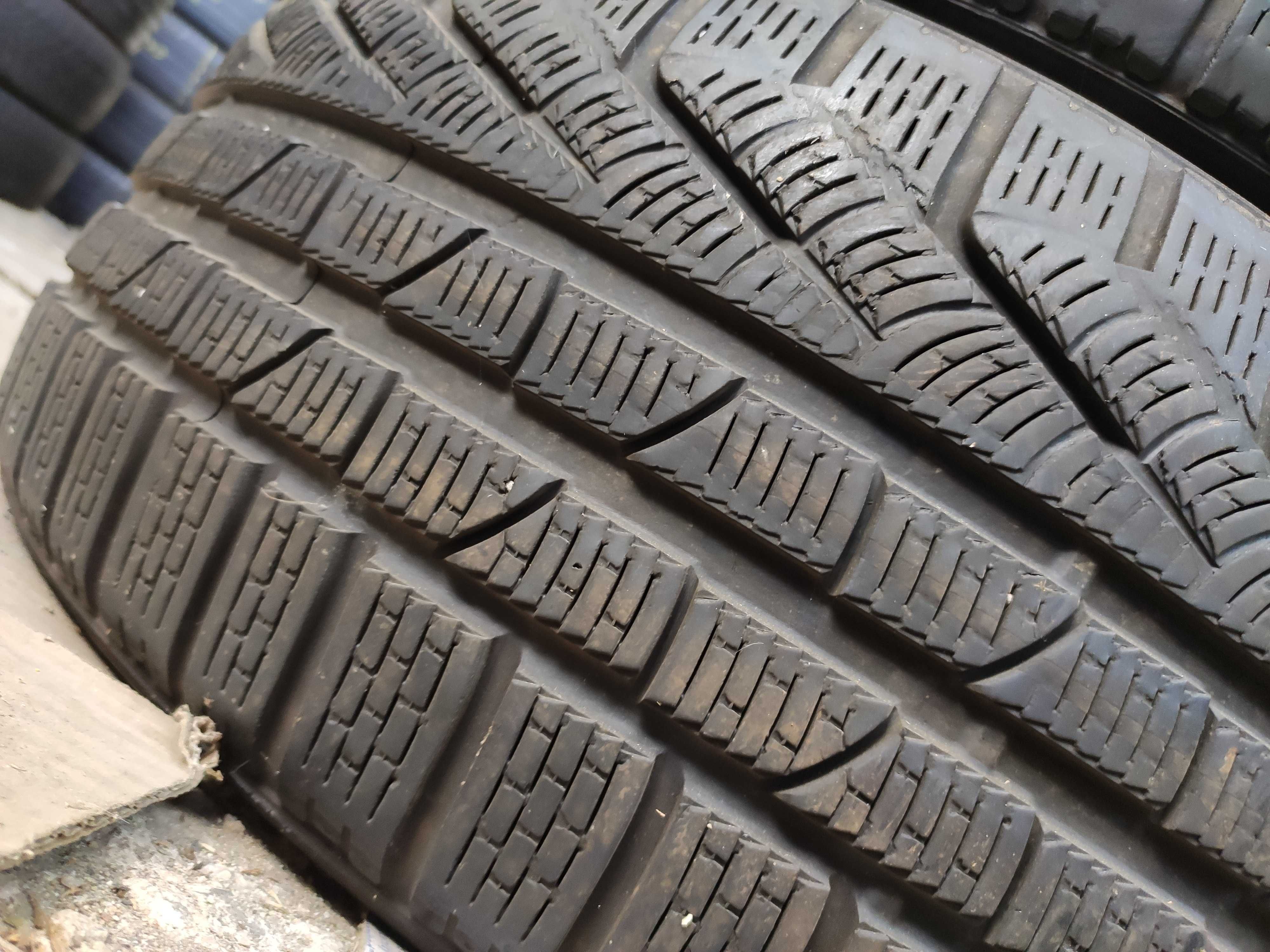 2бр Зимни гуми 245 35 20 - Pirelli
