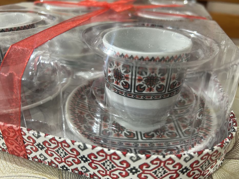 Сервиз за кафе 6 броя с чинийки