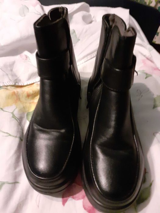 Ghete din piele  sintetica nr 36