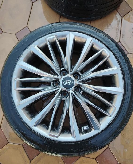 Комплект колес Huyndai 245/40/r19