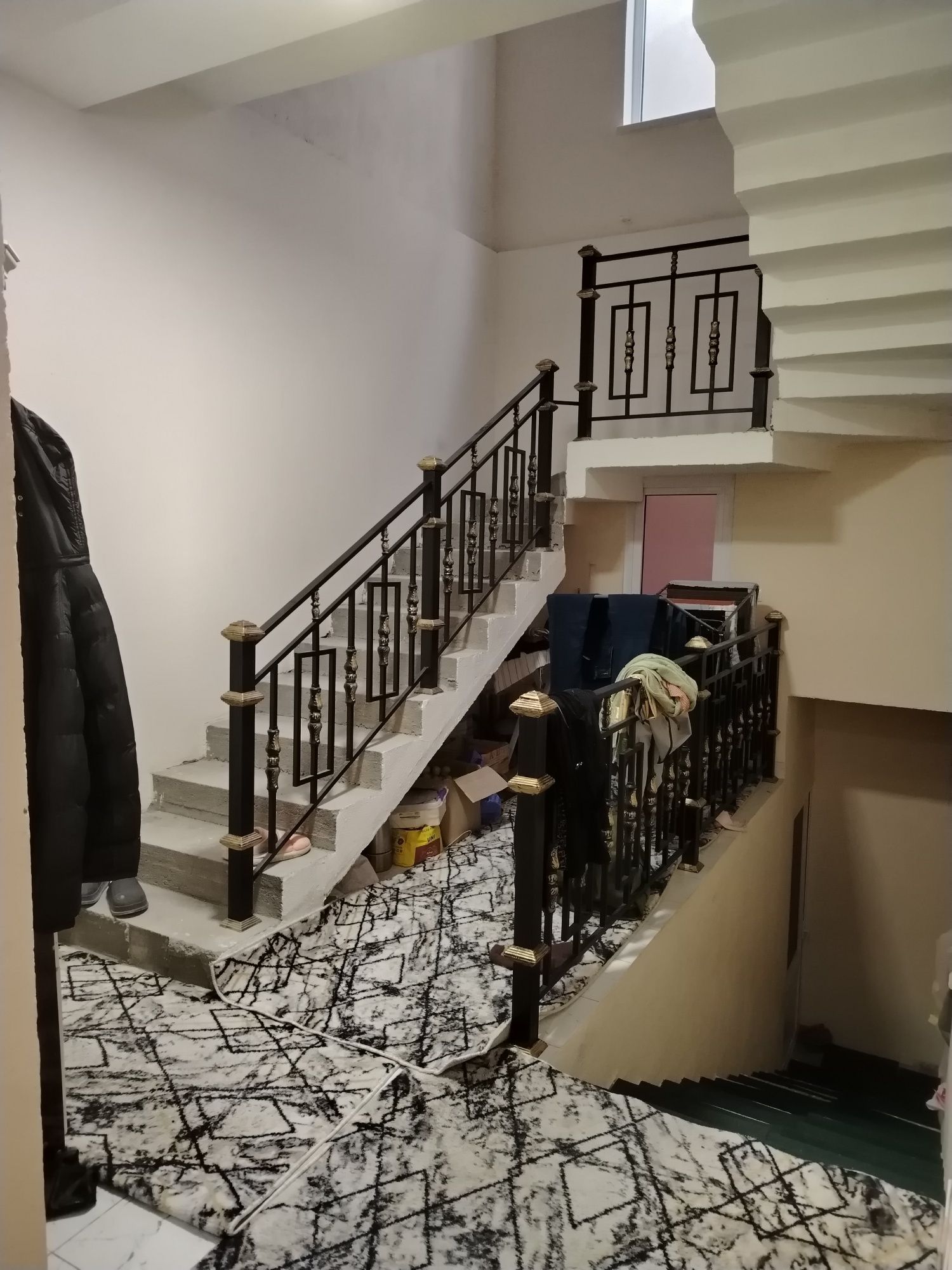 Sug'diyona. 2 qavatli uy sotiladi
