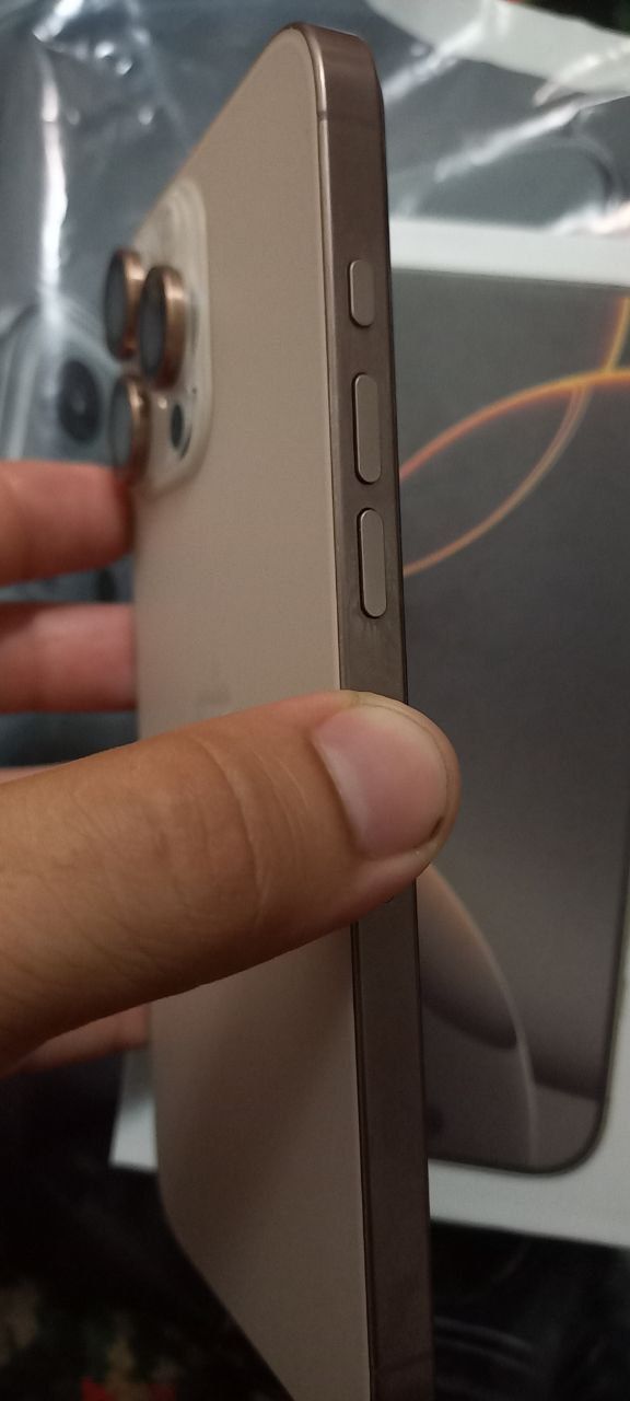 iPhone 16 Pro Max