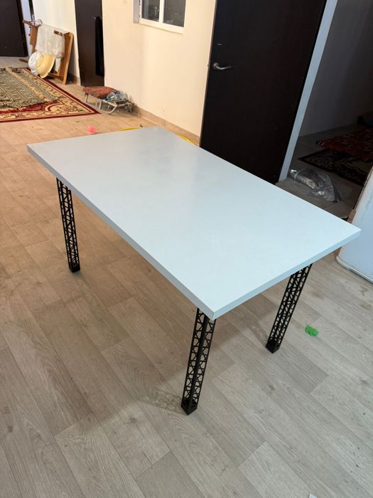 Столдын беті сатылады 5000тг