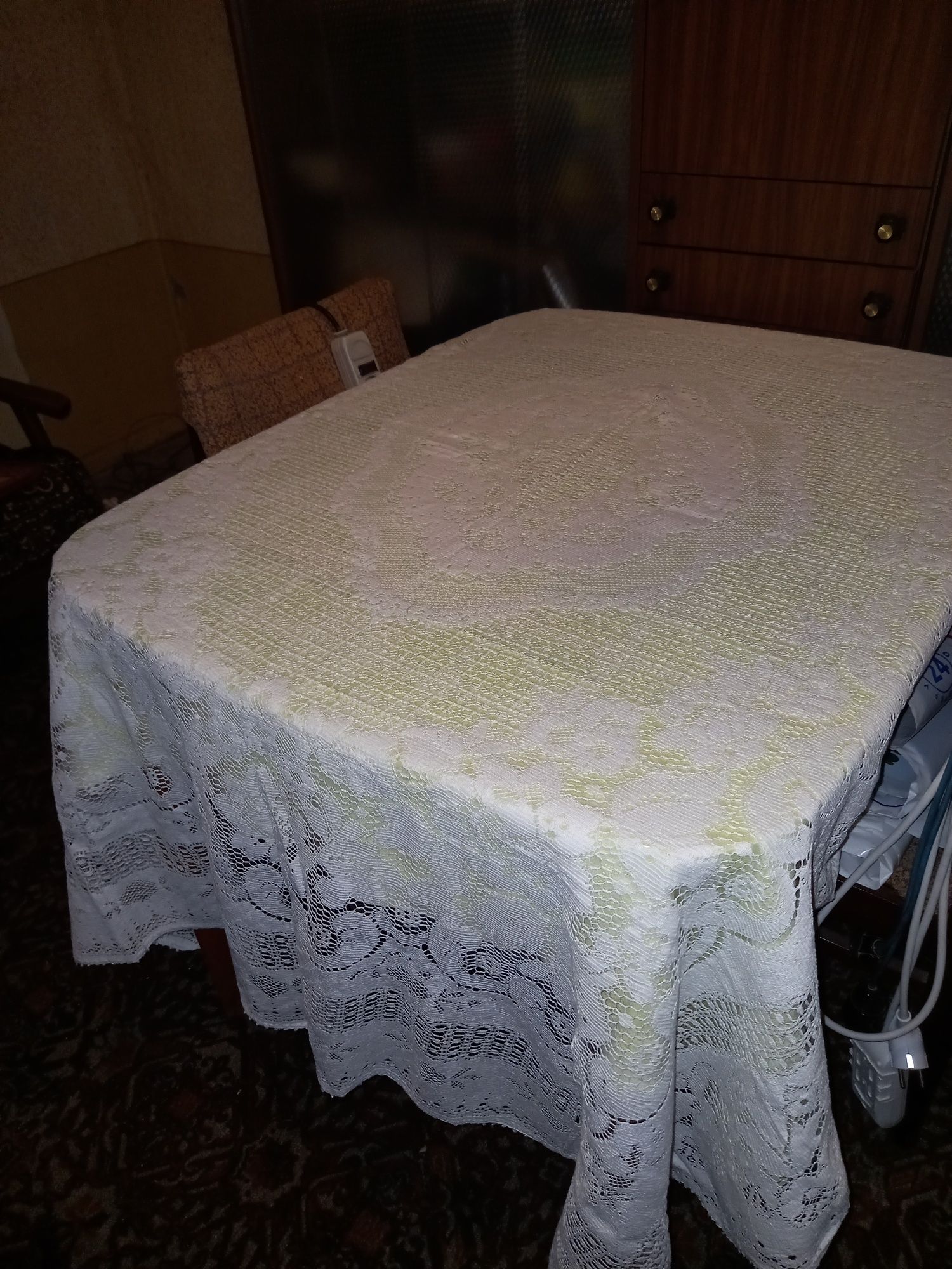 Скатерть ручной работы.
