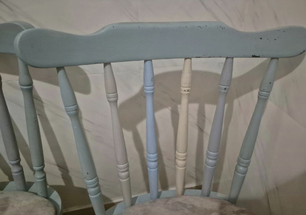 Set scaune lemn masiv și masa,