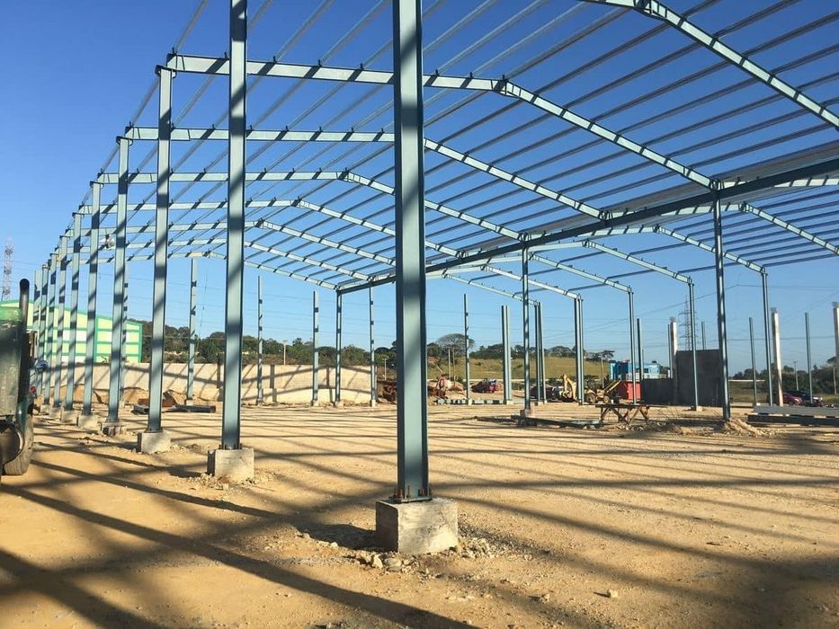 Vând hala metalica 12x25