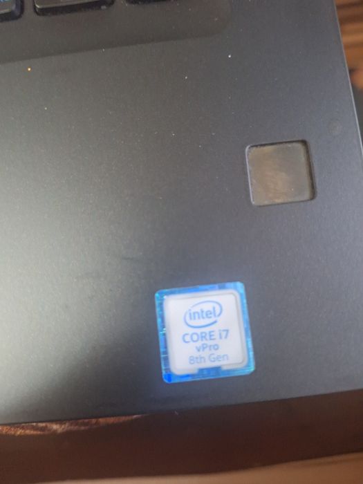 Vând sau schimb laptop tacsscreen