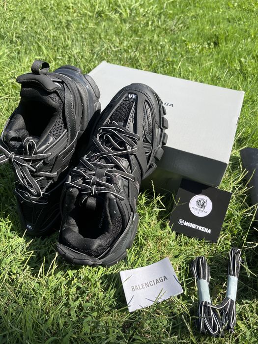 Balenciaga track