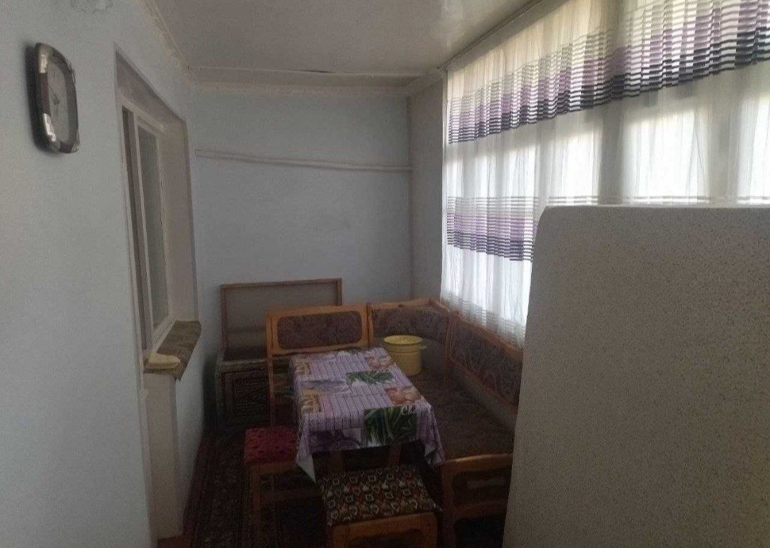 Чиланзар 24 срочно продаётся квартира 4/5/5.Балкон 2х6. Орр Ватан