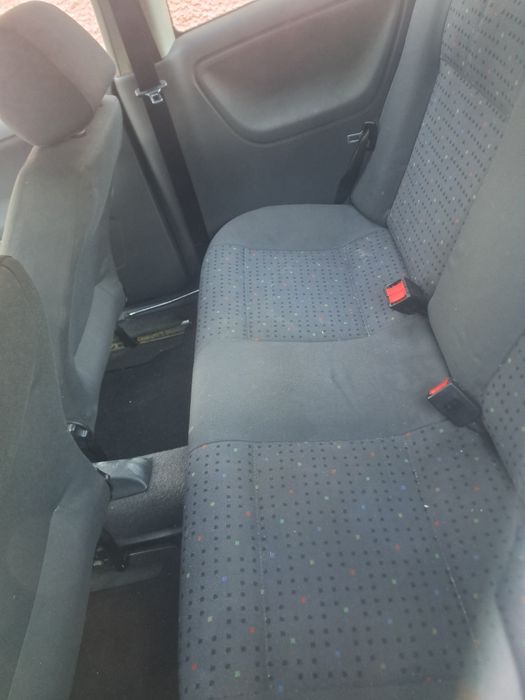 De vânzare 2 mașini cu acte valabile fiscal